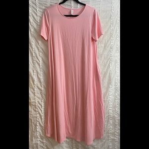 Zenana outfitters pink T-shirt midi dress